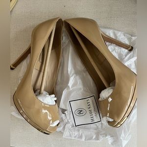 Michael Kors Nude Peep Toe Heels 7 1/2 (37.5)